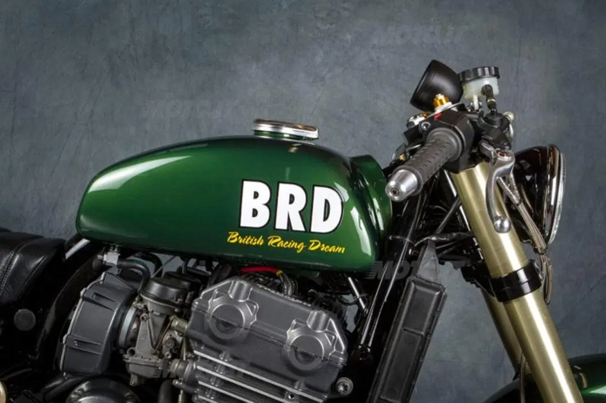 Mr. Martini BRD 900: la resurrezione di una Triumph (11)
