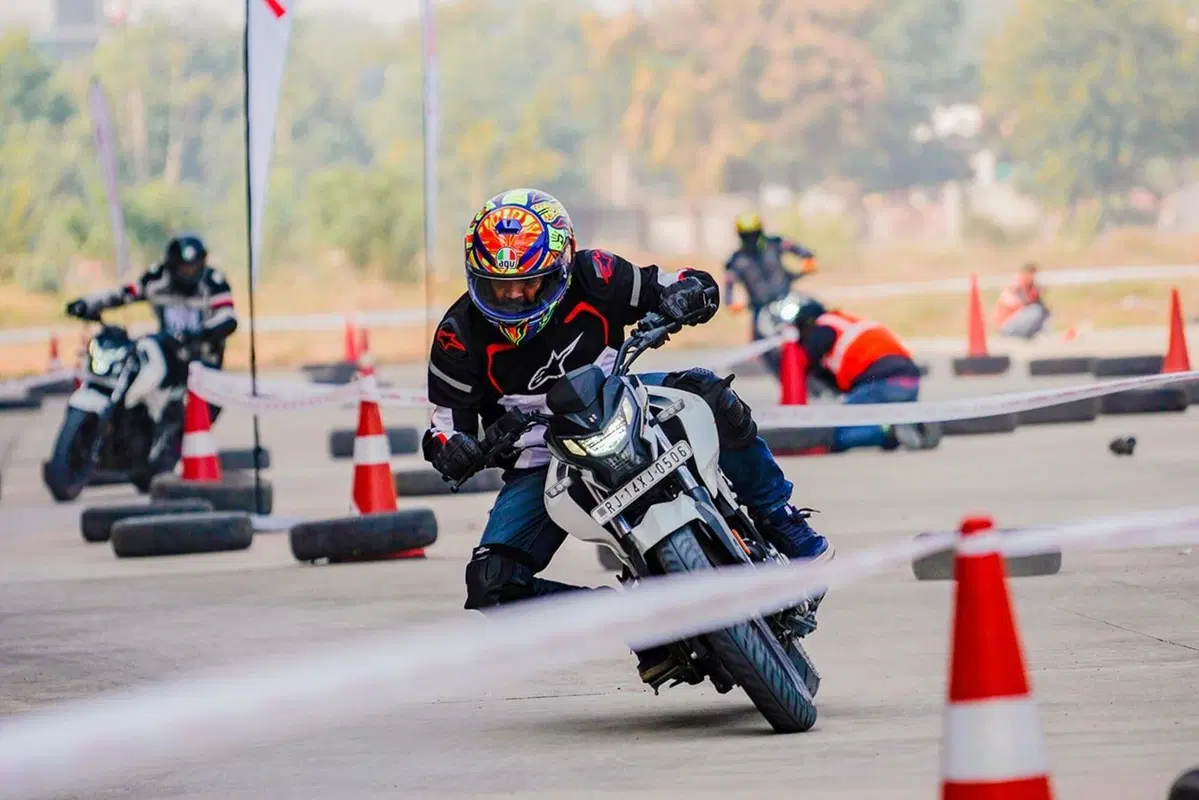 Hero MotoCorp: ecco la sua moto numero 100.000.0000 (6)