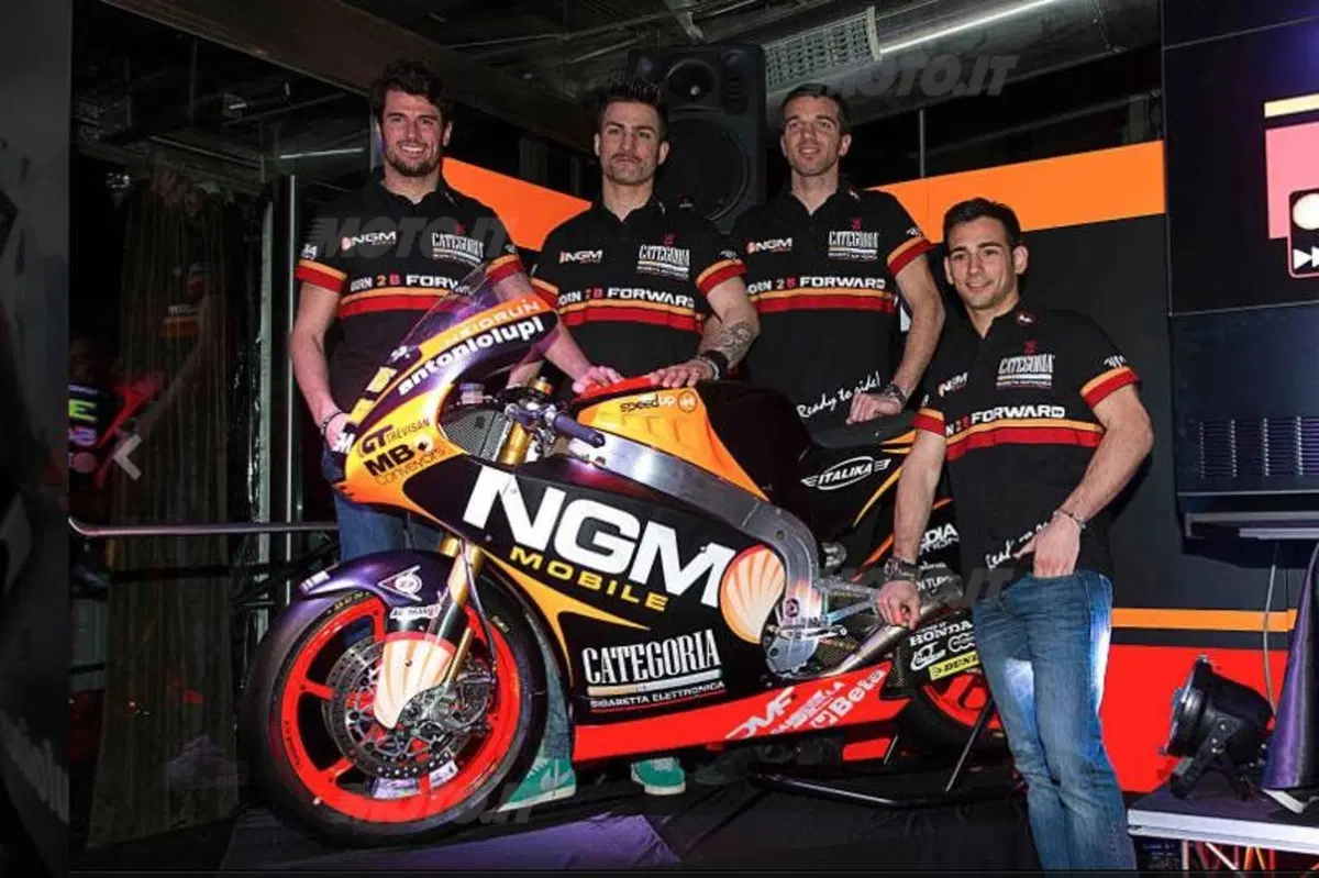 Presentato il Team NGM Mobile Forward Racing (3)