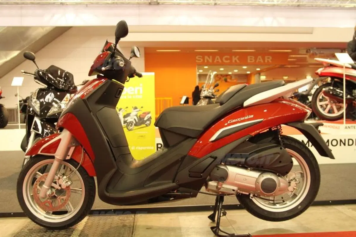Peugeot Geopolis 300, premiere mondiale a Motodays (2)