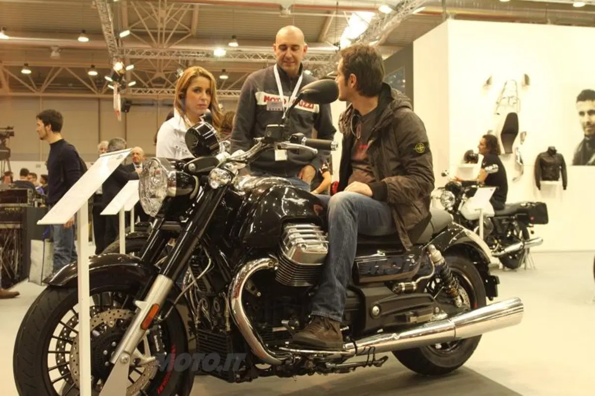 Aprilia porta al debutto a Motodays la Caponord 1200 e la RSV 4 ABS (3)