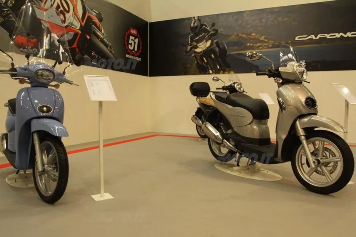 Aprilia porta al debutto a Motodays la Caponord 1200 e la RSV 4 ABS (18)