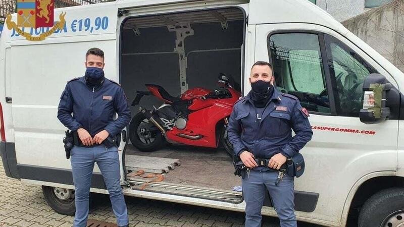 Ducati Panigale e BMW GS: la Polizia di Stato ritrova cinque moto rubate a Milano