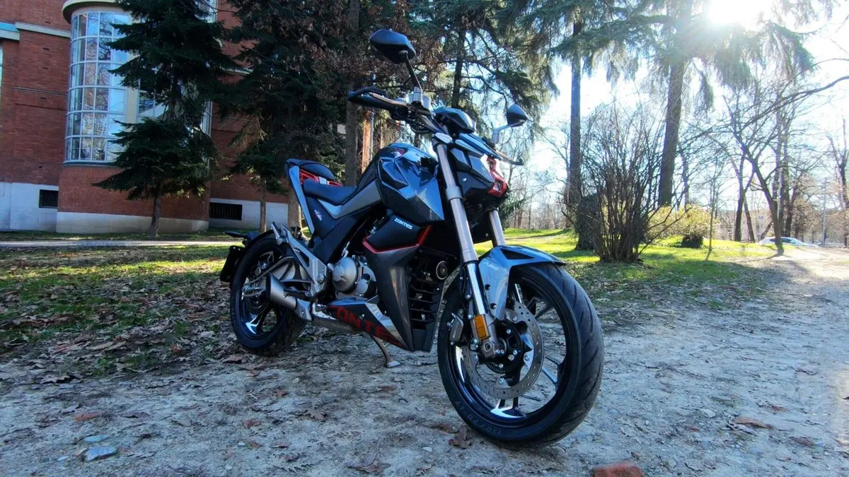 Zontes 125 U TEST anteprima (3)