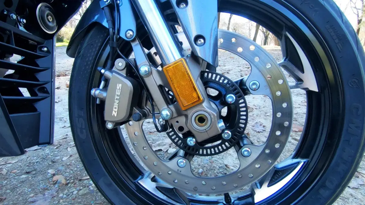 Zontes 125 U TEST anteprima (7)