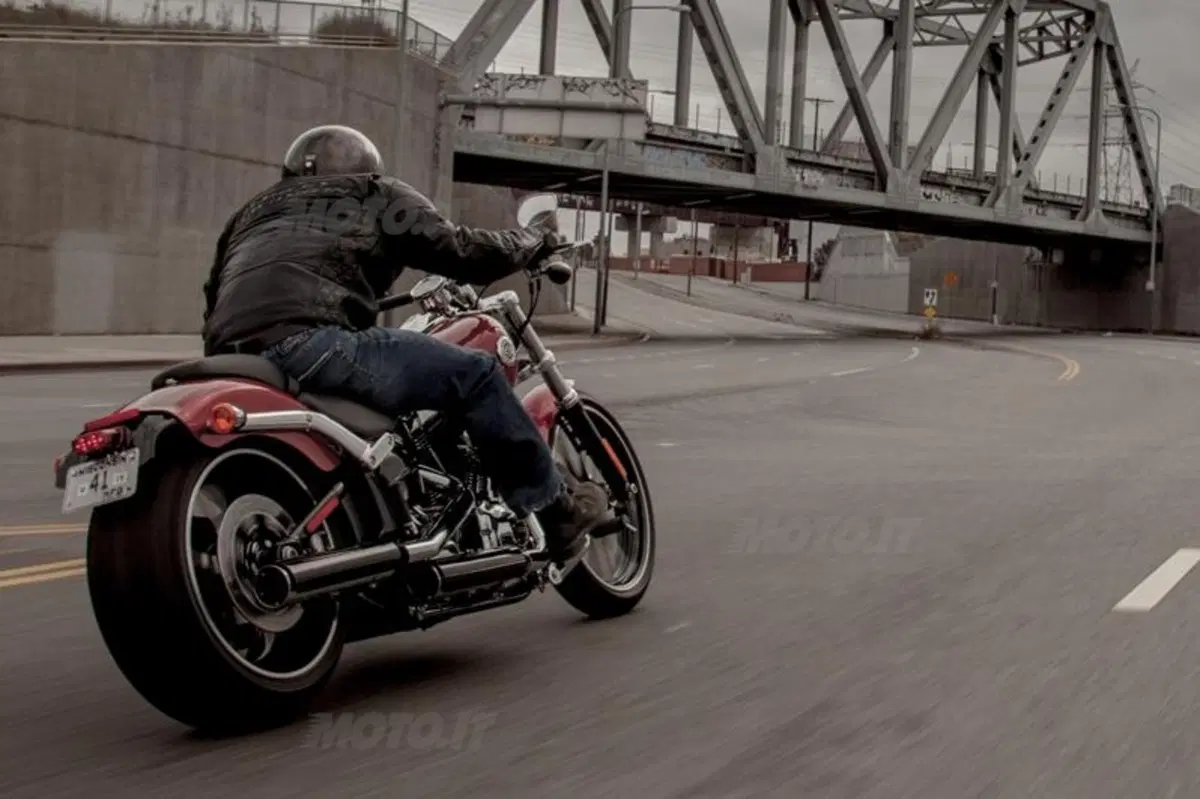 Due novità Harley-Davidson 2013: Softail Breakout e Street Bob SE (12)
