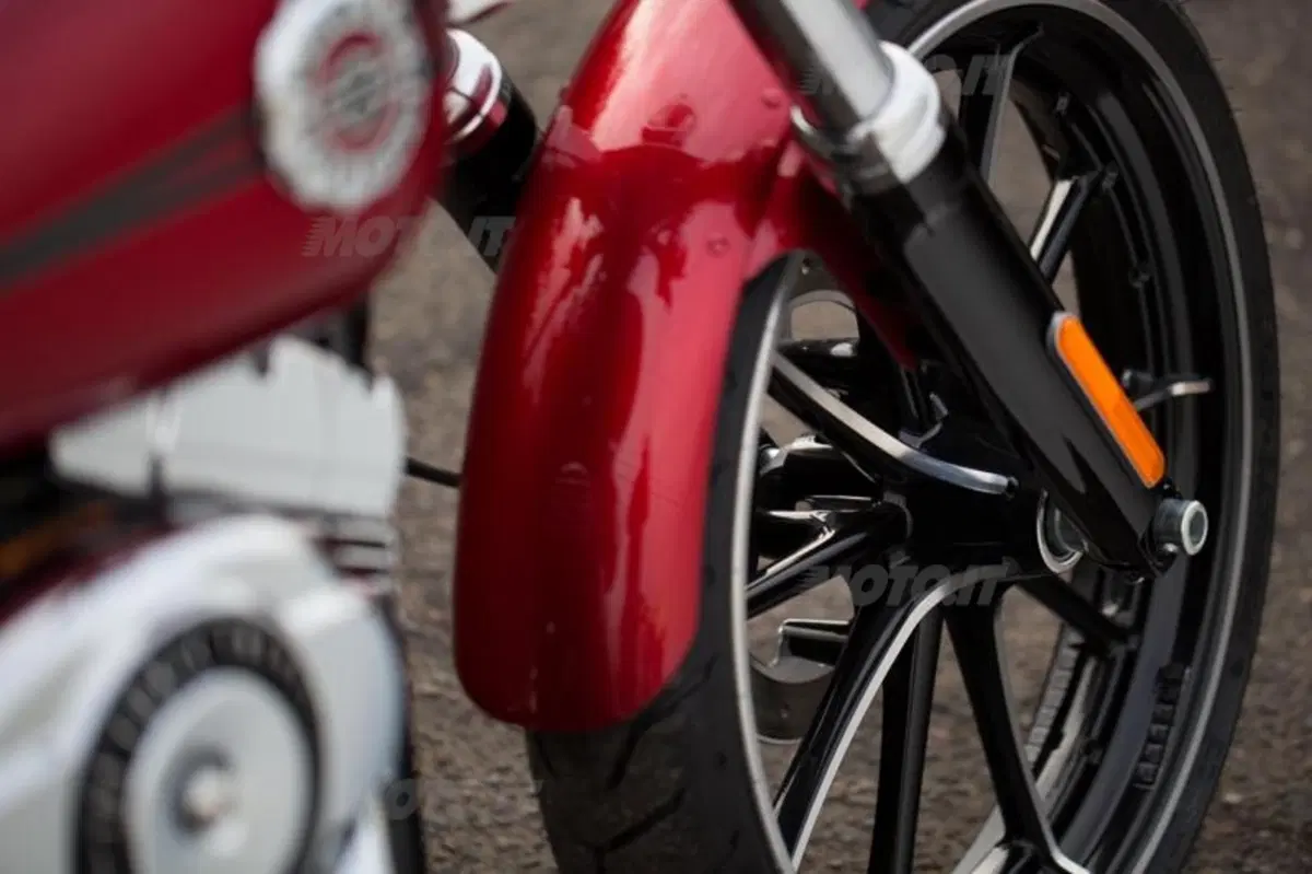 Due novità Harley-Davidson 2013: Softail Breakout e Street Bob SE (14)