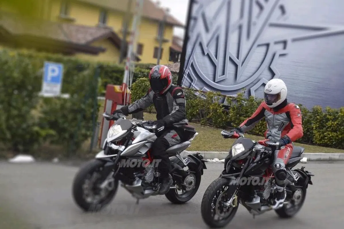 MV Agusta Rivale 800: le prime foto su strada! (2)