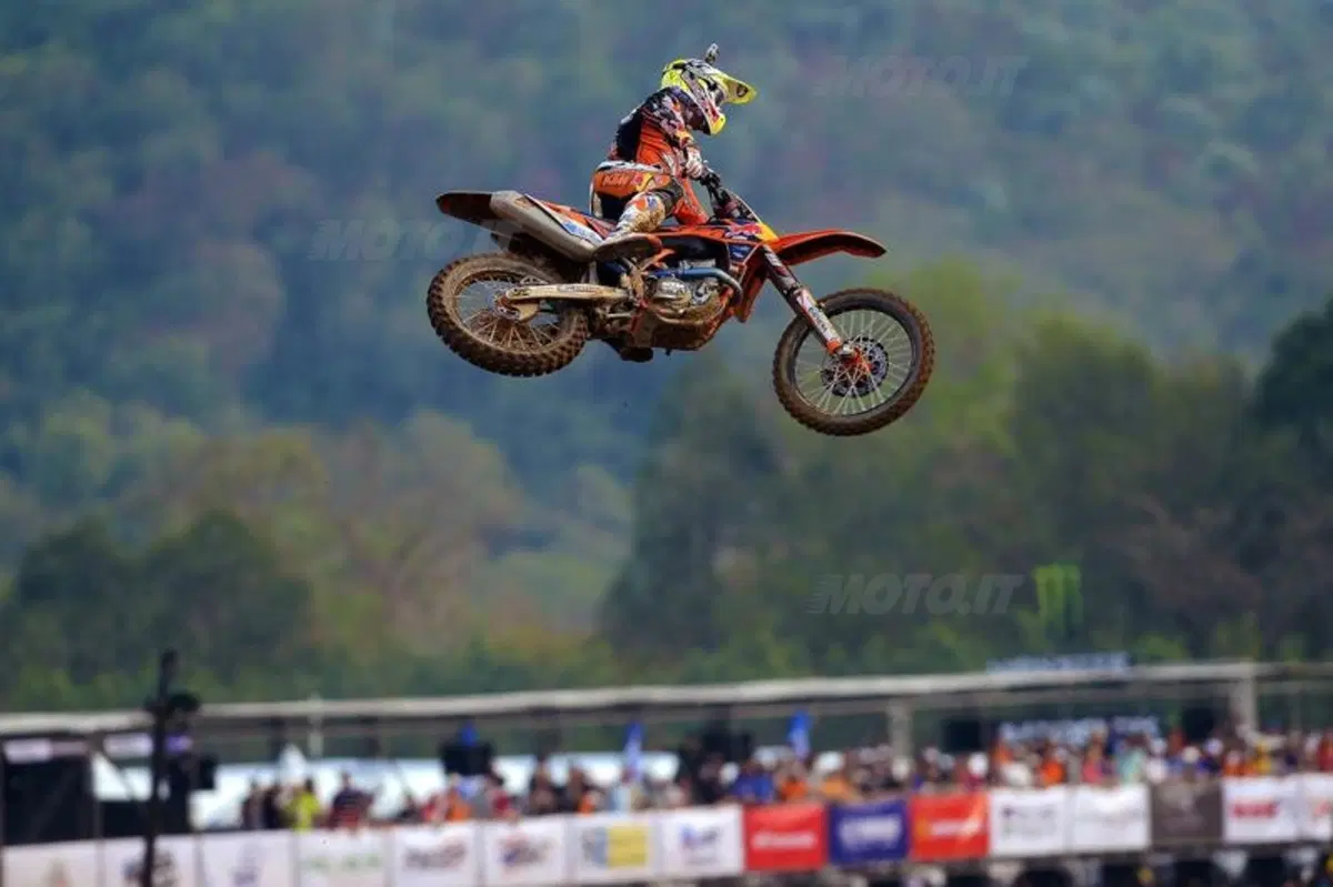Cairoli e Herlings nelle qualifiche della Thailandia