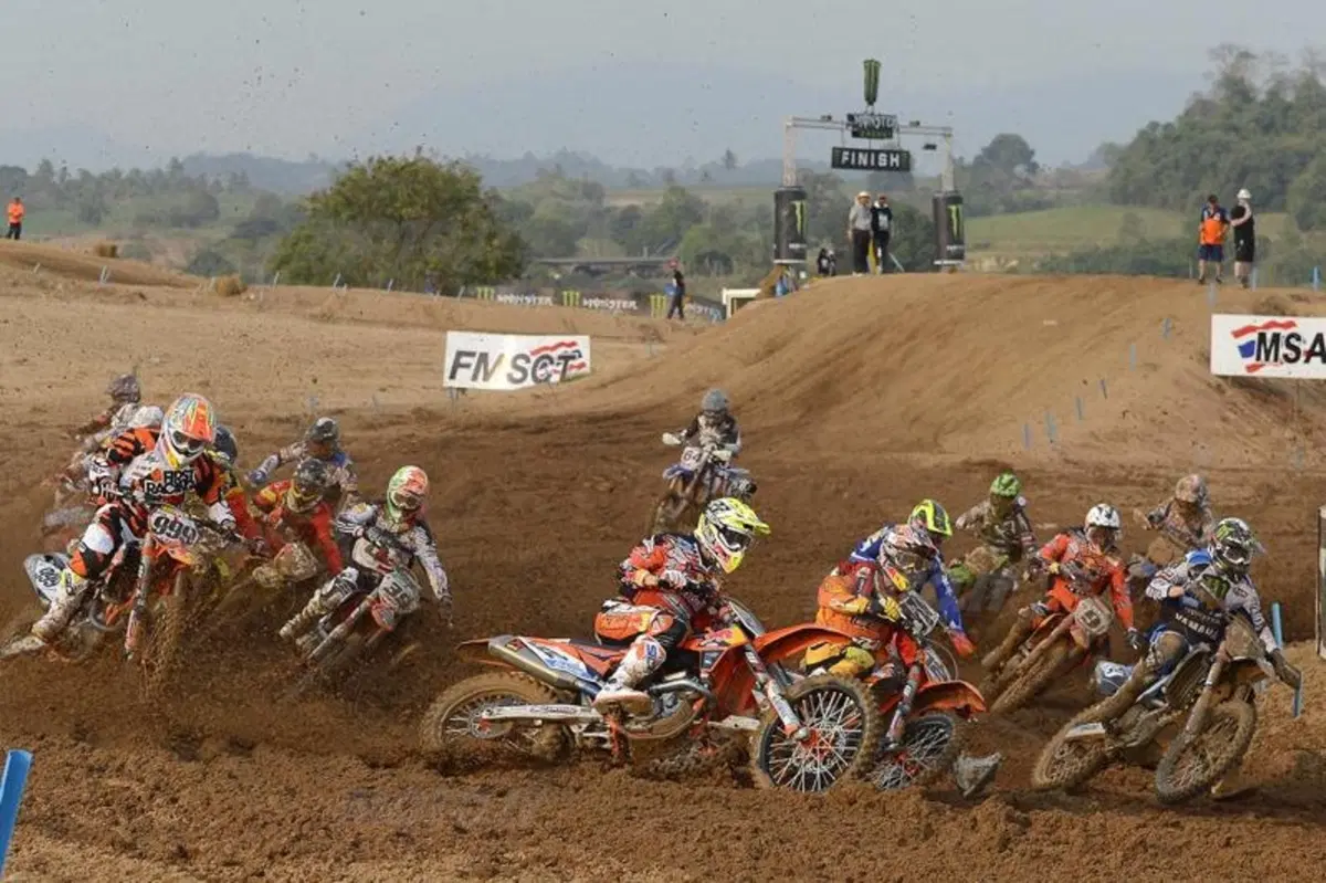 Cairoli e Herlings nelle qualifiche della Thailandia (3)