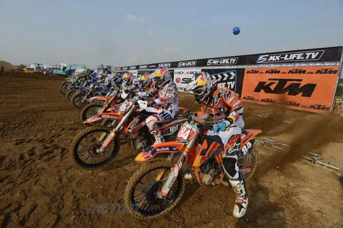 Cairoli e Herlings nelle qualifiche della Thailandia (4)