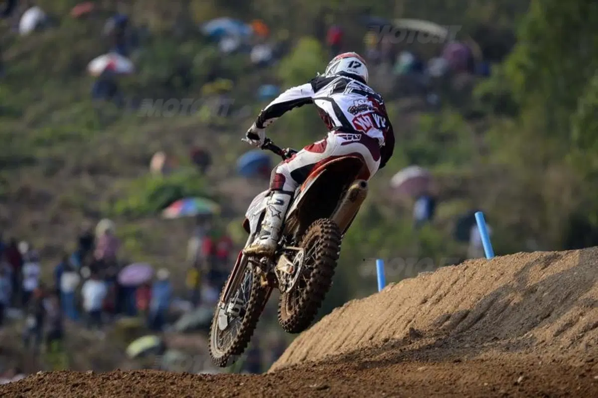 Monopolio Cairoli: ora è leader MX1