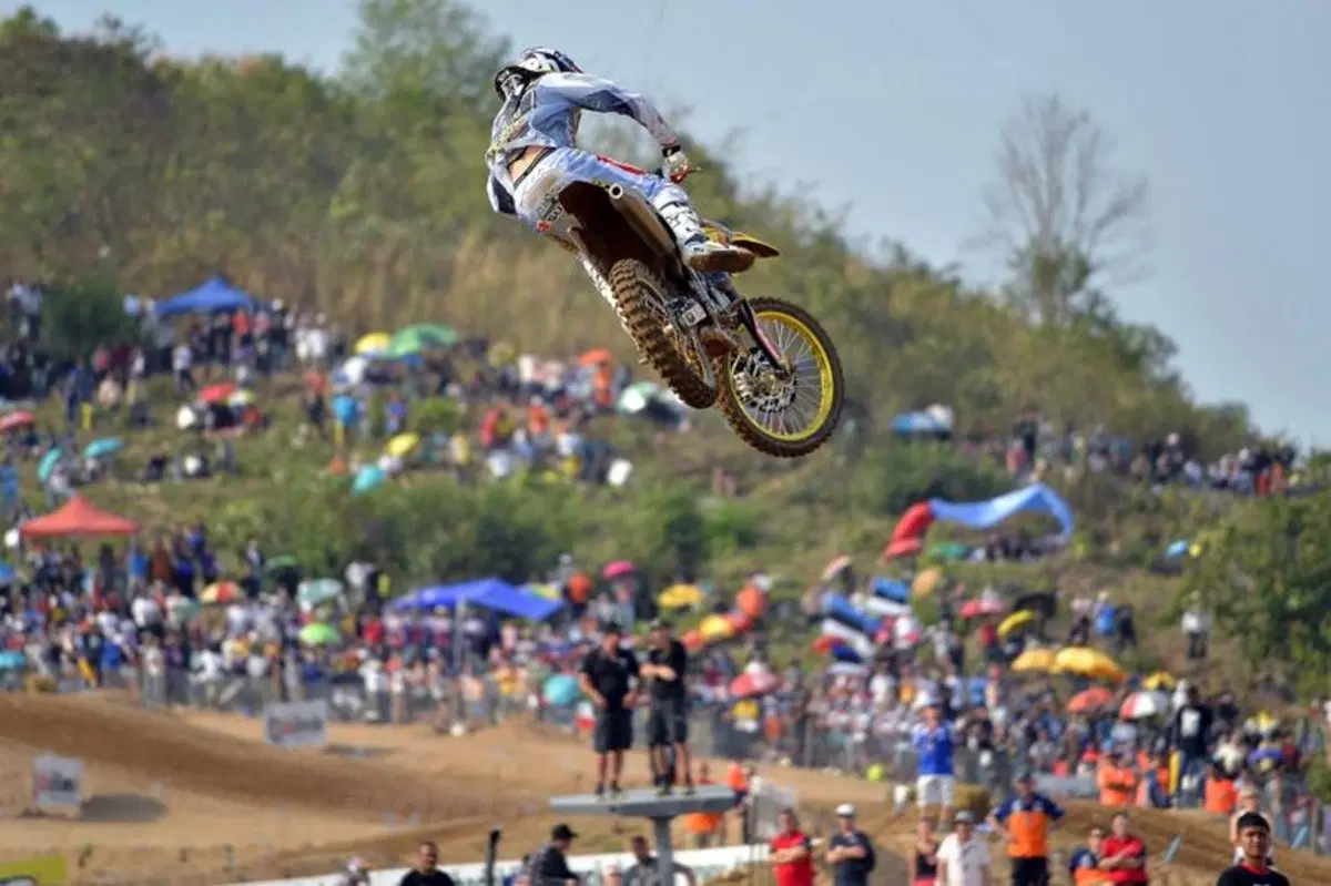 Monopolio Cairoli: ora è leader MX1 (3)
