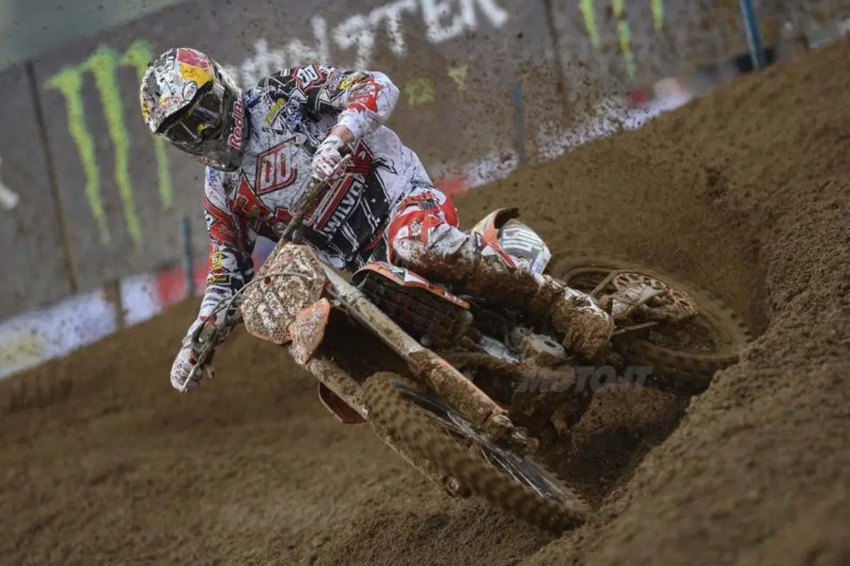 Monopolio Cairoli: ora è leader MX1 (4)