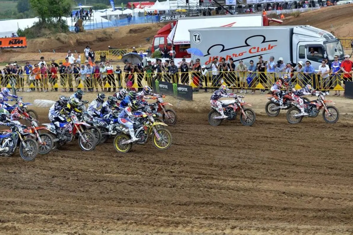 Monopolio Cairoli: ora è leader MX1 (10)
