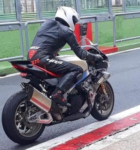 Aprilia RSV4 1100 2021, spiata a Vallelunga  (5)