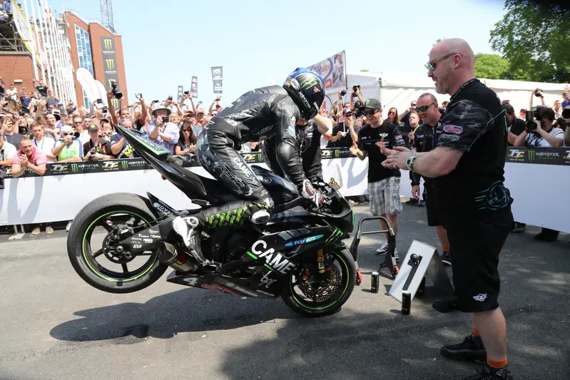 L'arrivo di "Hutchy" sul podio della SS