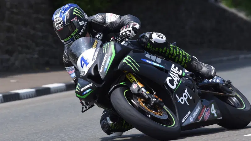 TT2016: Hutchinson in Supersport, Lintin in Lightweight con Bonetti quinto