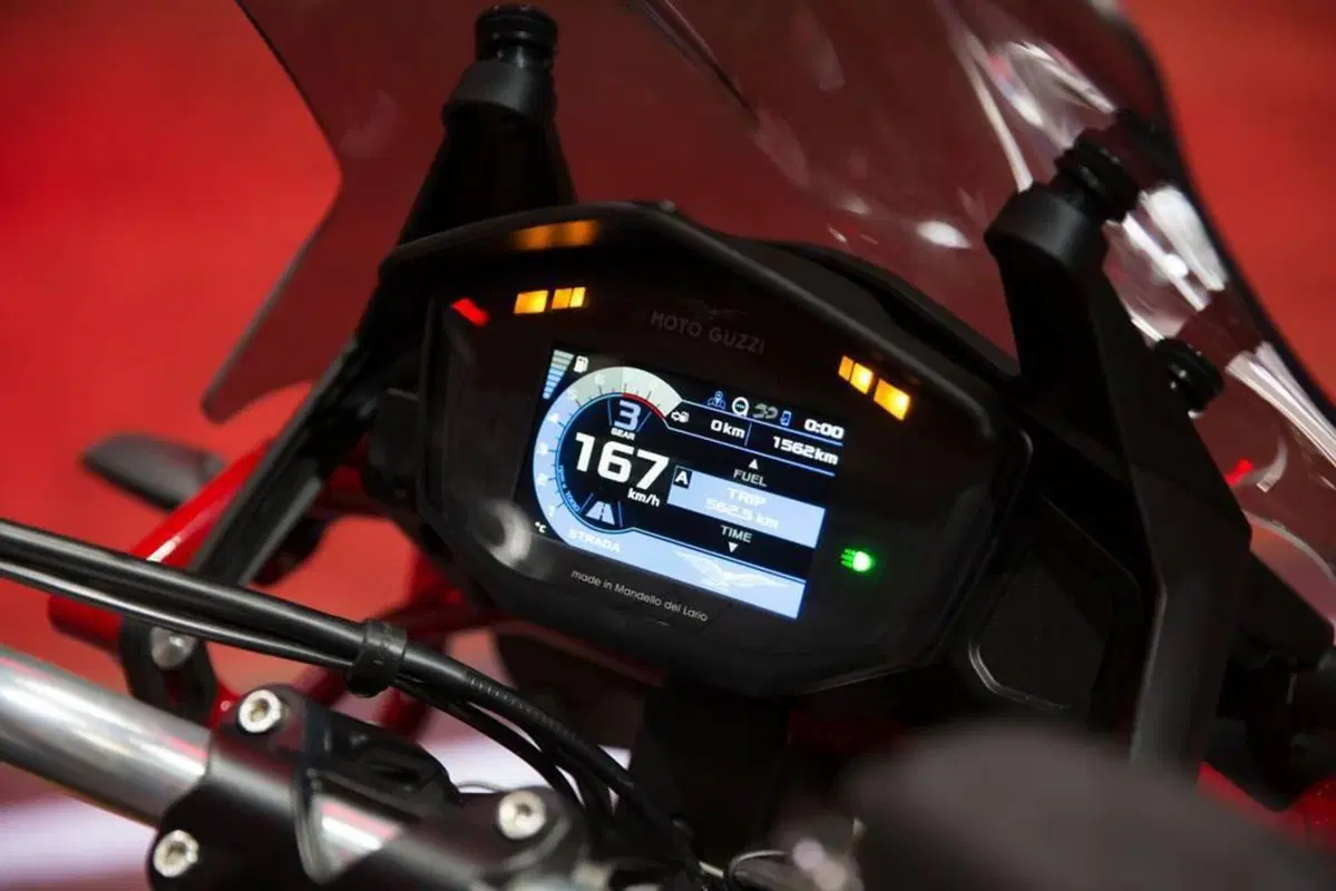 Moto Guzzi V85 TT (2024 - 26) (10)