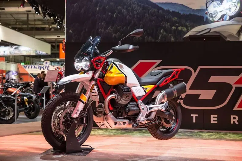 Moto Guzzi V85 TT (2024 - 26) (12)