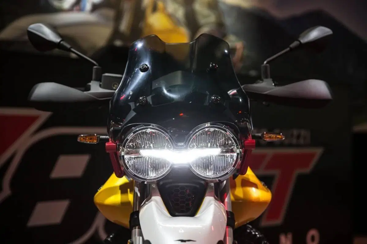 Moto Guzzi V85 TT (2024 - 26) (15)