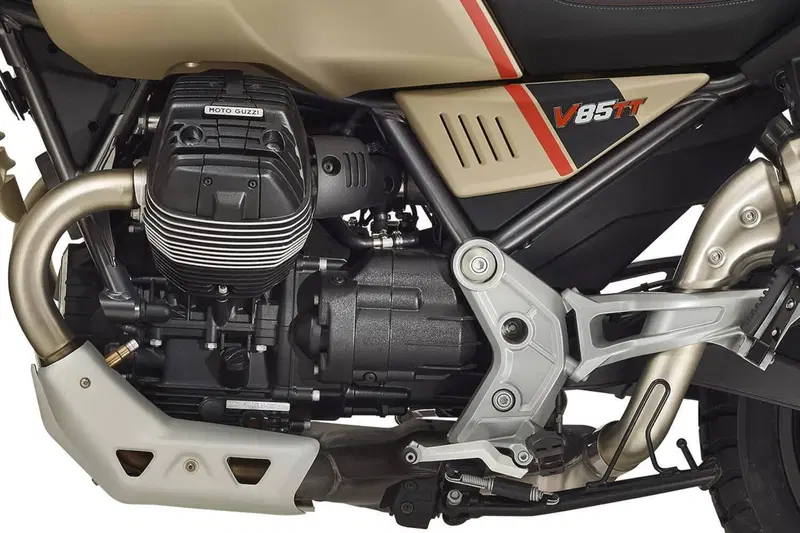 Moto Guzzi V85 TT Travel (2024 - 26) (4)