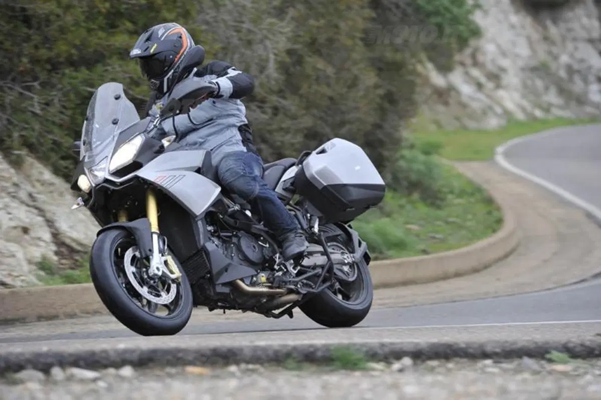 Aprilia Caponord 1200 (6)
