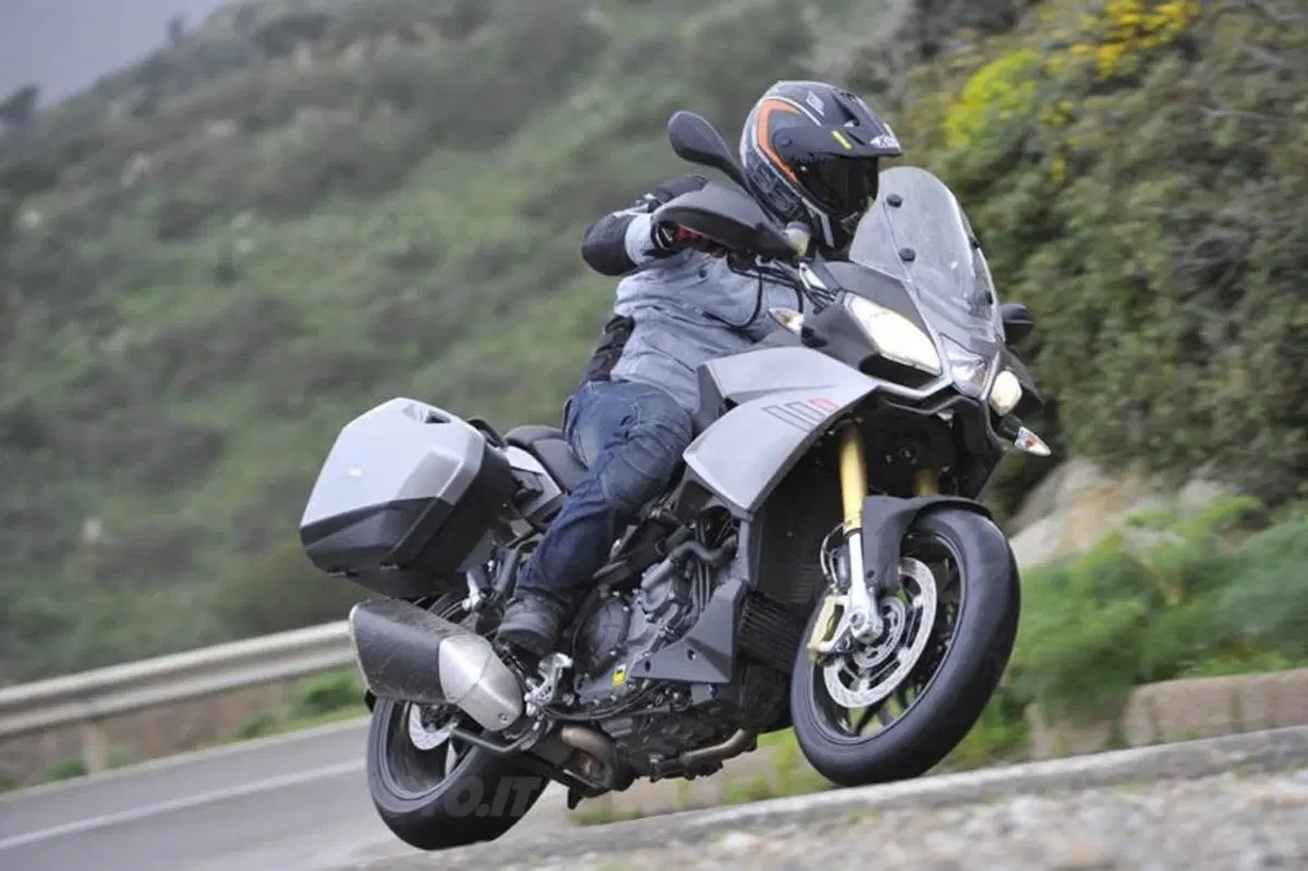 Aprilia Caponord 1200 (8)