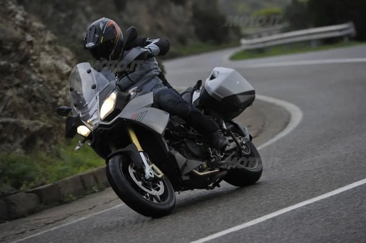 Aprilia Caponord 1200 (11)