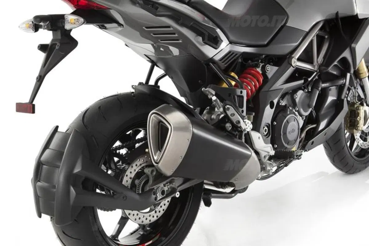 Aprilia Caponord 1200 (24)