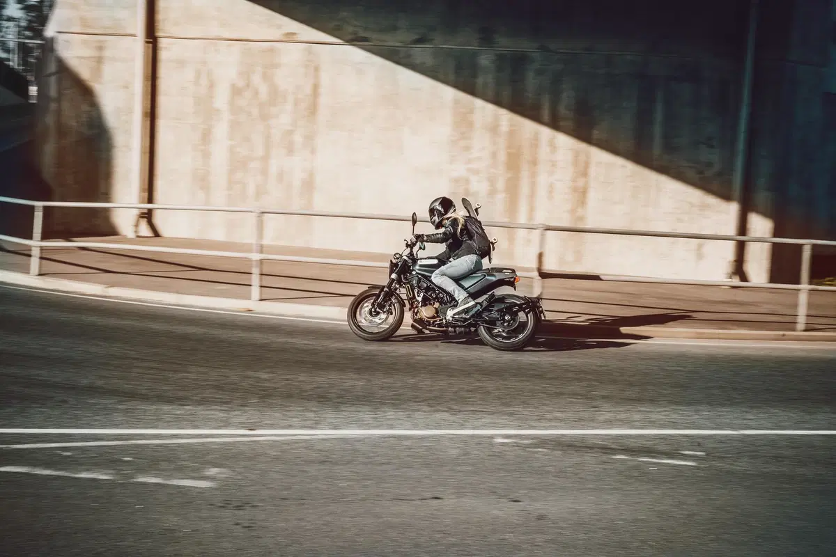 Svelata l'Husqvarna Svartpilen 125: nelle concessionarie a 5.510 euro (5)