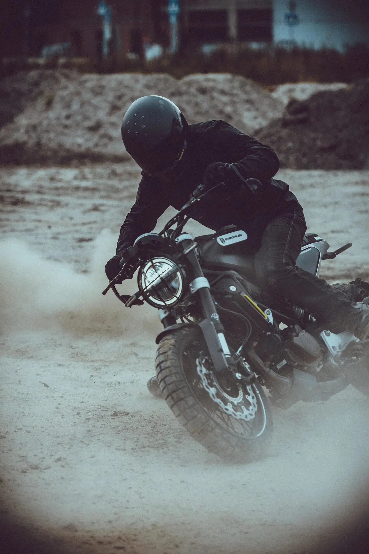 Svelata l'Husqvarna Svartpilen 125: nelle concessionarie a 5.510 euro (7)
