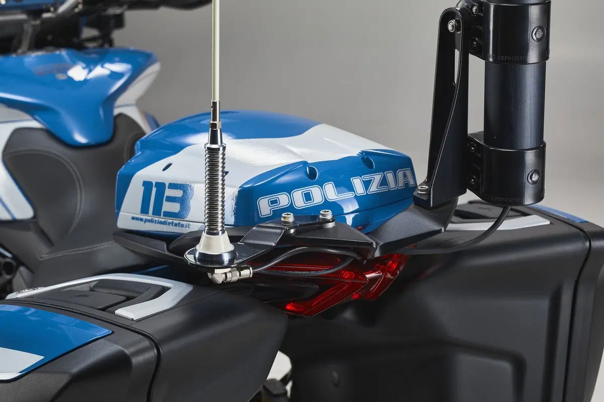 MV Agusta Turismo Veloce Questura Milano (9)