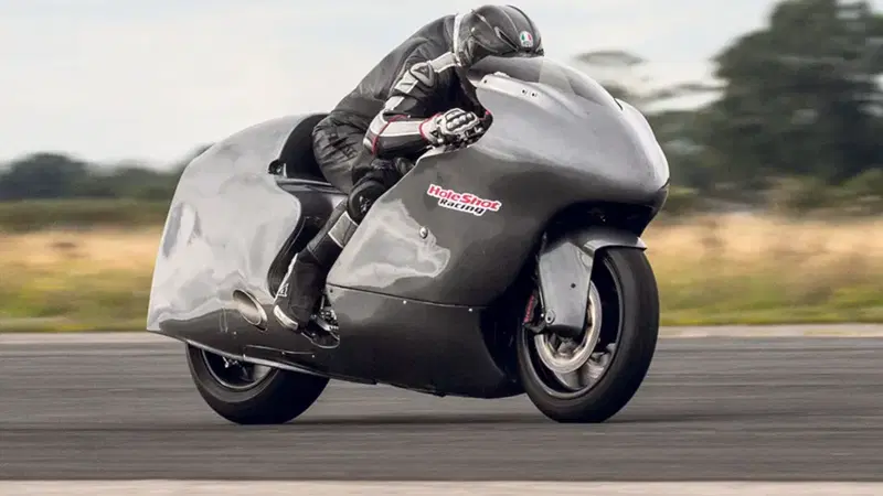Guy Martin. "Pronto a morire" per essere il pi&ugrave; veloce su una moto