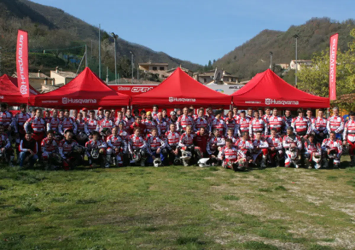 Trofeo Husqvarna Enduro Cup. Si arricchisce il kit di partecipazione