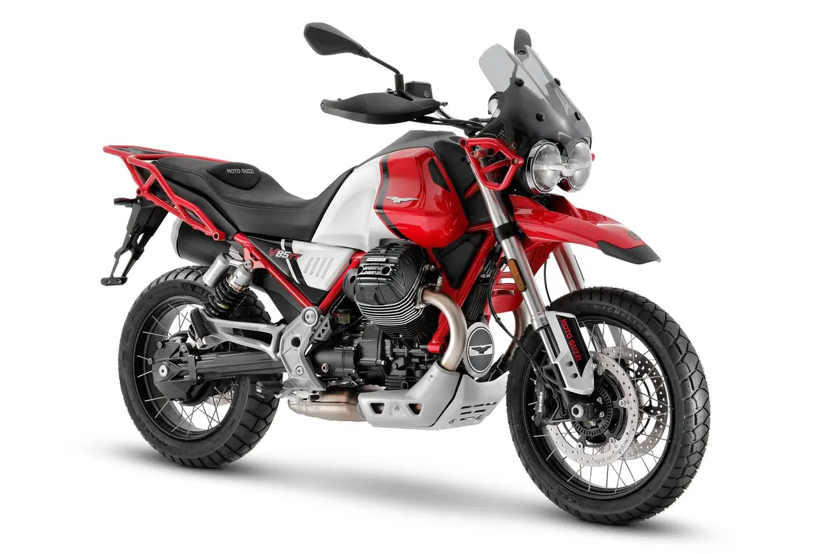 Moto Guzzi V85 TT 850. Cinque cose da sapere sul model year 2021