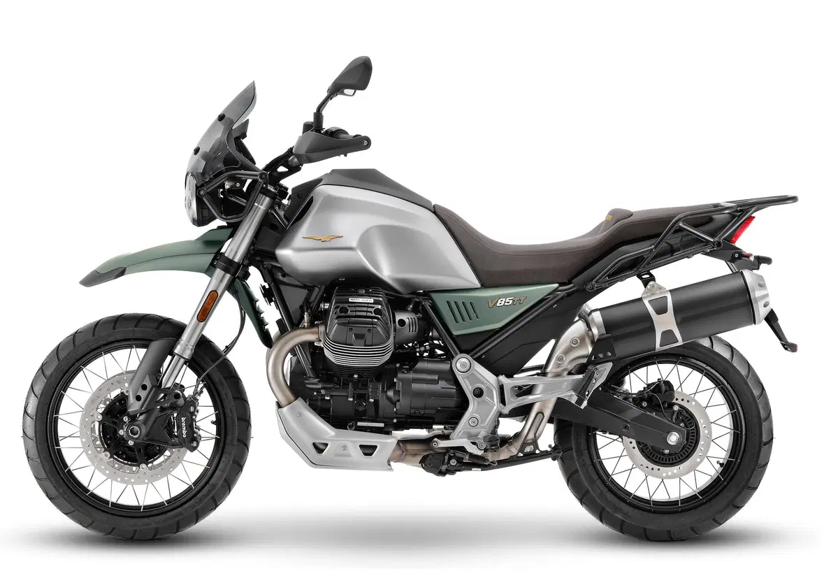 Moto Guzzi V85 TT 850. Cinque cose da sapere sul model year 2021