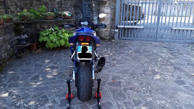 Yamaha YZF R1 (2000 - 01) (2)