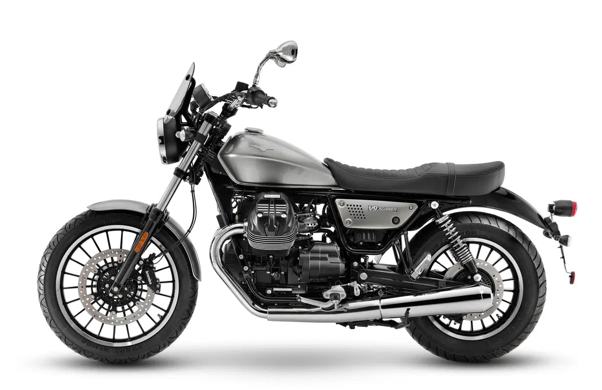 Moto Guzzi V9 Bobber e V9 Roamer 2021: ricevono il motore della TT (2)