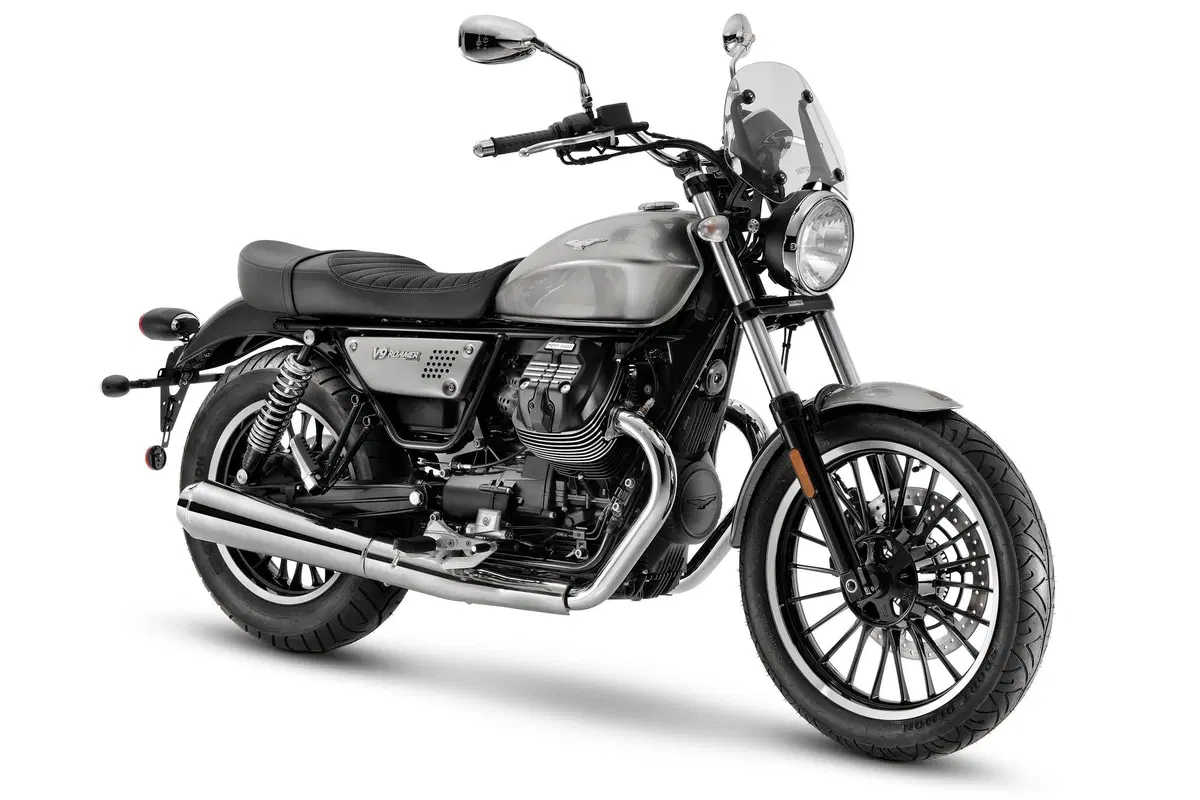 Moto Guzzi V9 Bobber e V9 Roamer 2021: ricevono il motore della TT (3)