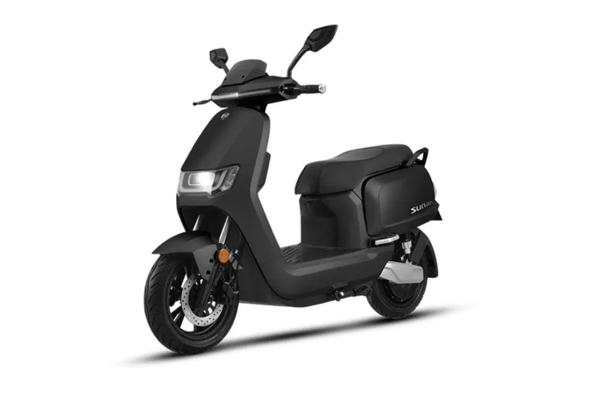 Sunra. Il colosso cinese degli scooter elettrici arriva in Italia (6)