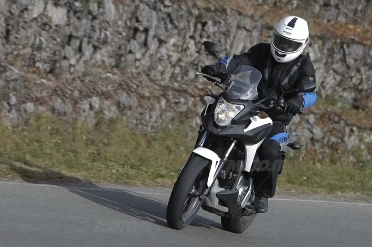 Honda NC700S ed X s.d.f.  (12)