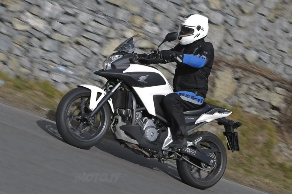 Honda NC700S ed X s.d.f.  (13)