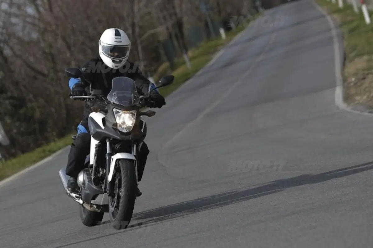 Honda NC700S ed X s.d.f.  (15)