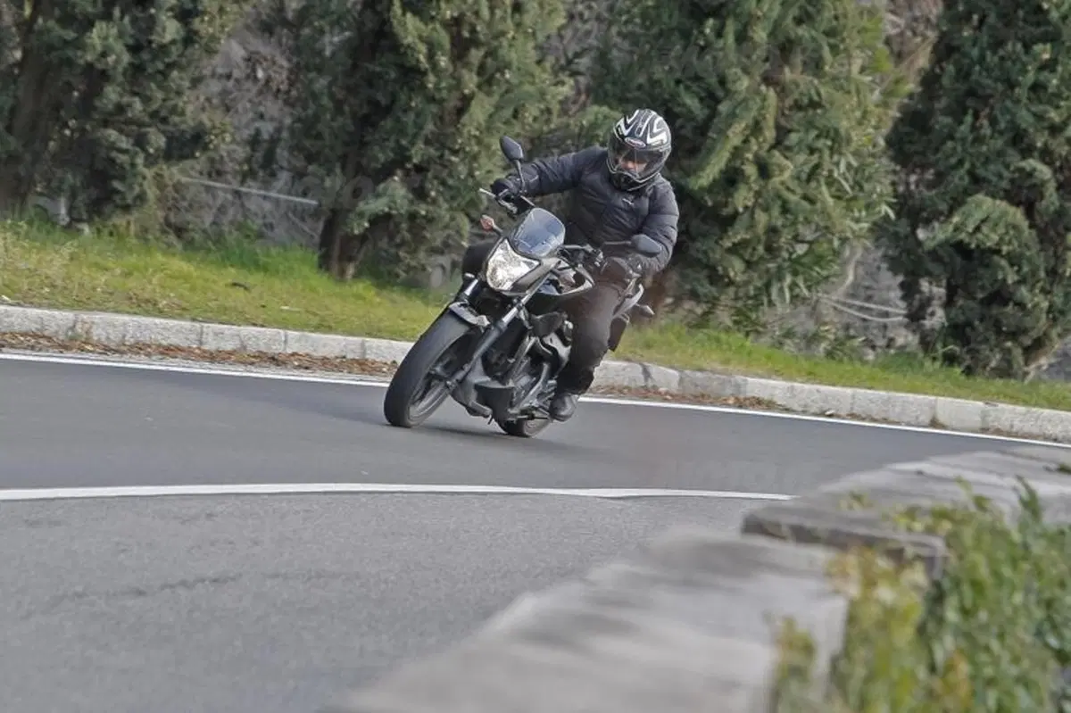 Honda NC700S ed X s.d.f.  (16)