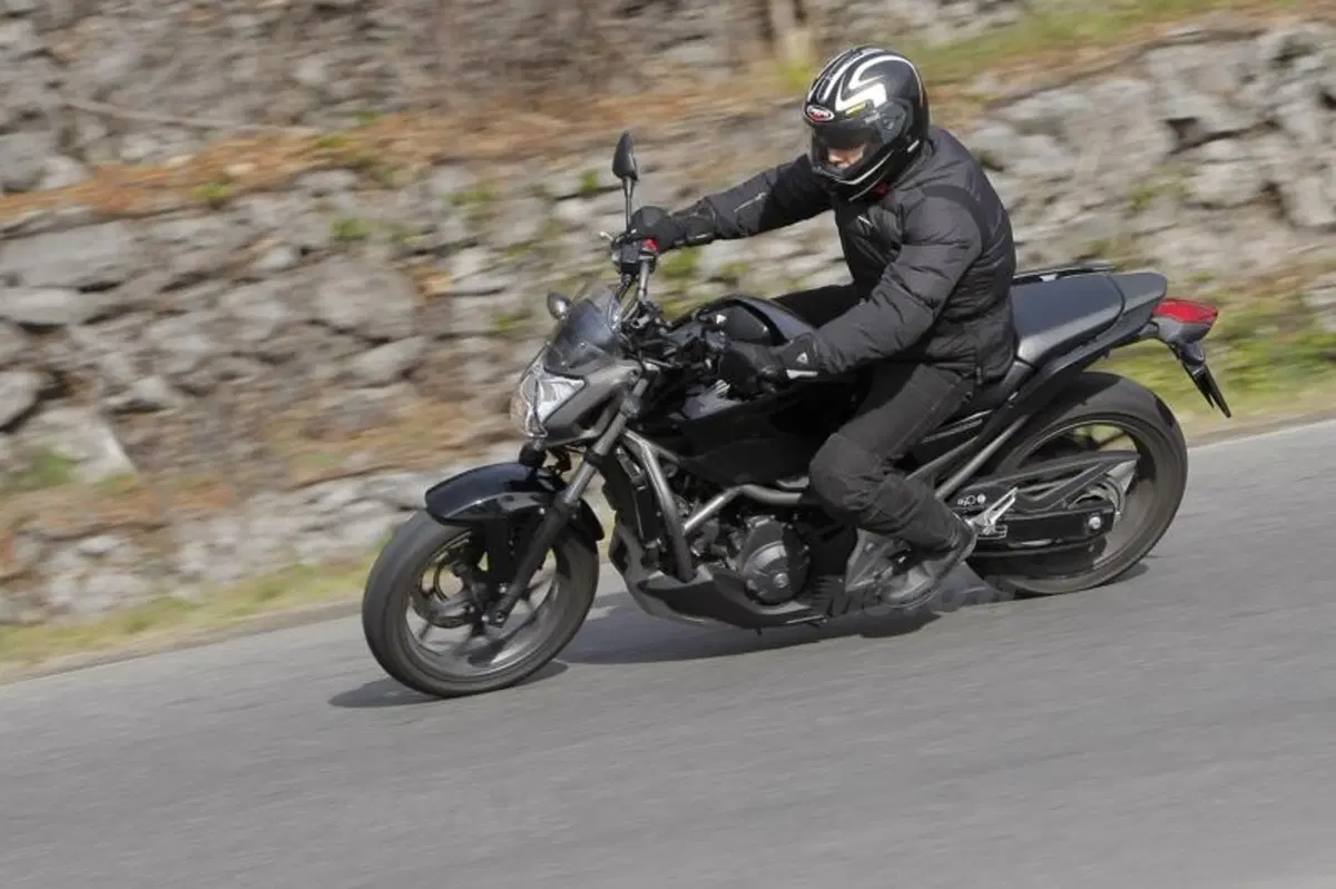 Honda NC700S ed X s.d.f.  (26)