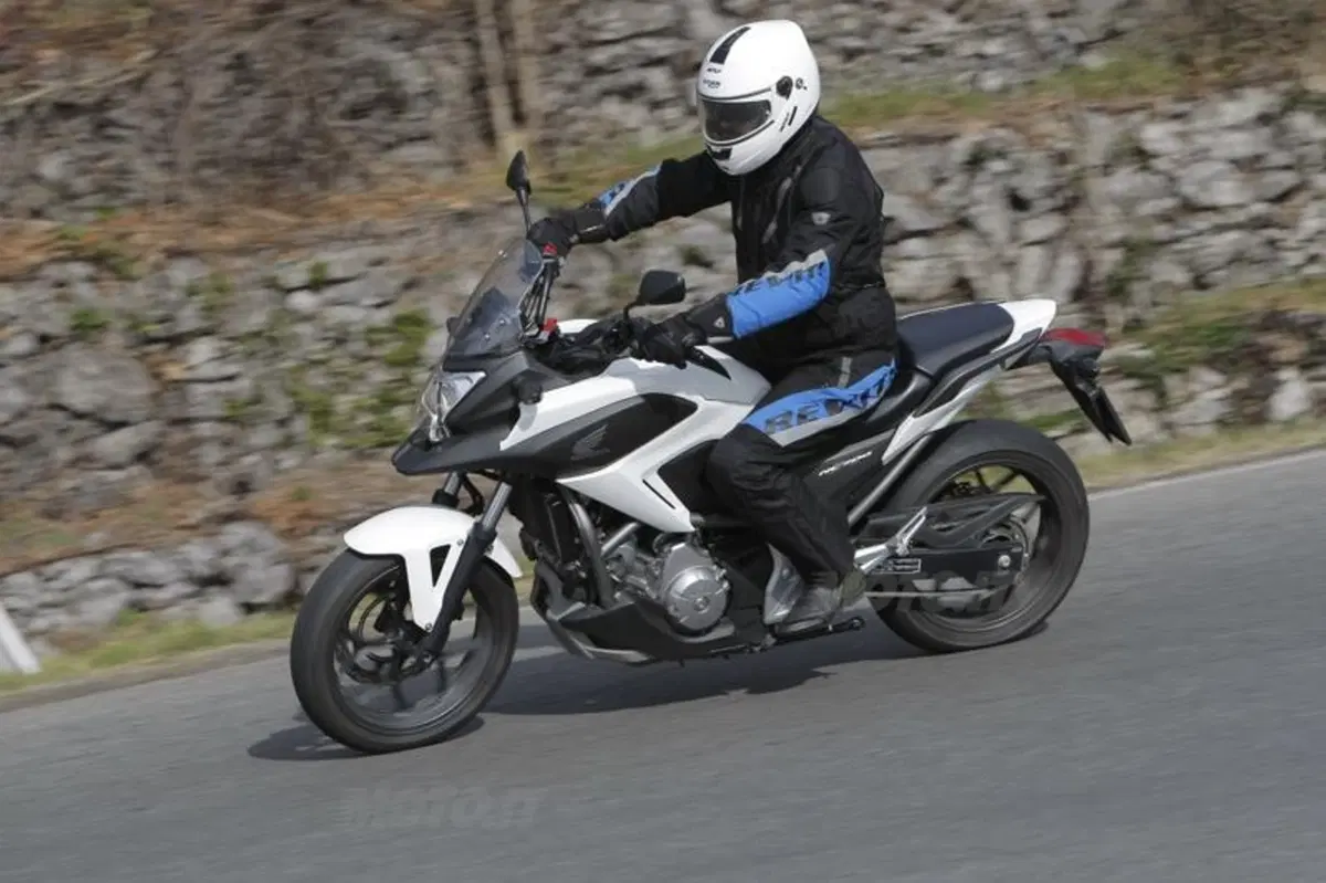 Honda NC700S ed X s.d.f.  (27)