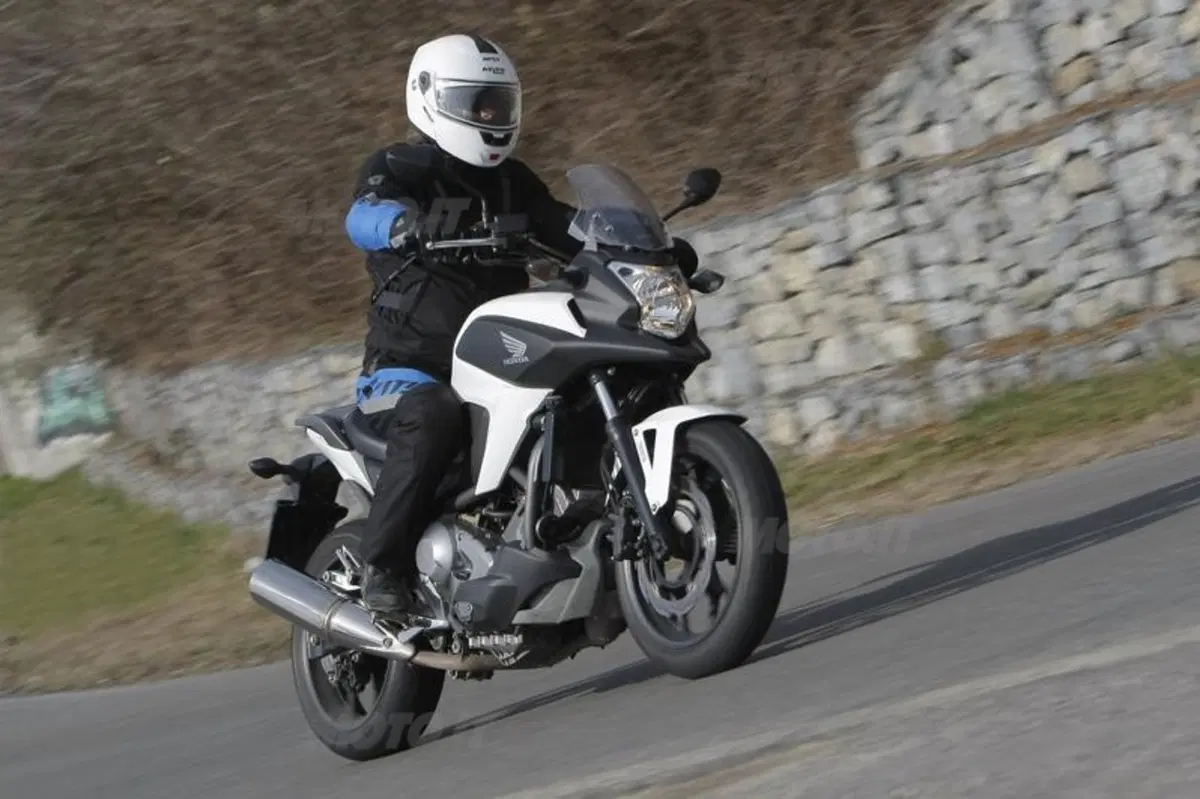 Honda NC700S ed X s.d.f.  (29)
