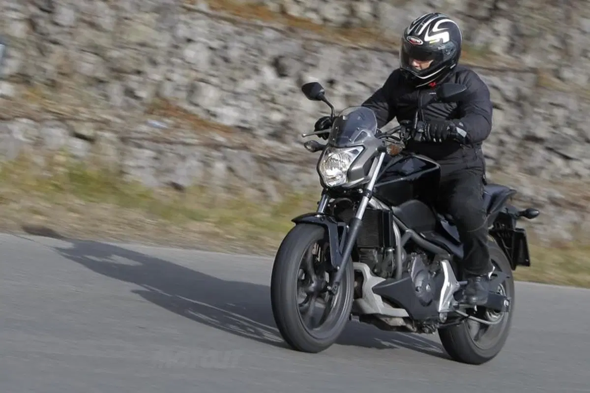 Honda NC700S ed X s.d.f.  (32)