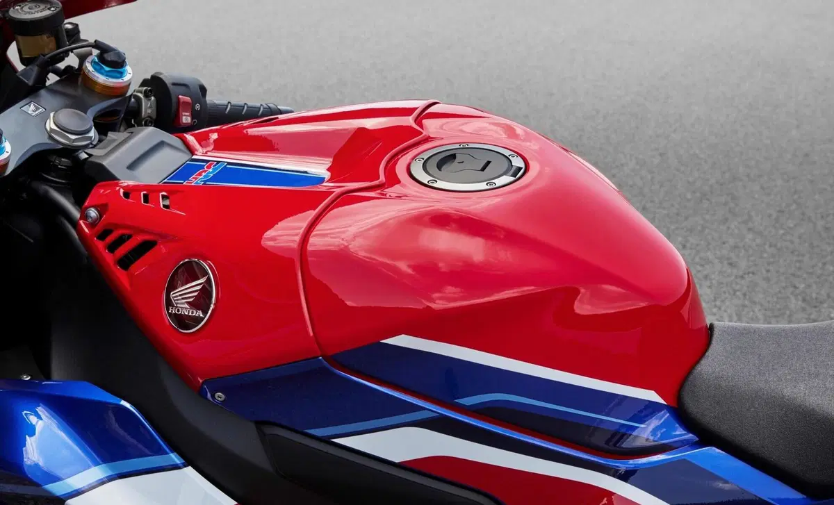 Honda CBR 1000 RR CBR 1000 RR-R Fireblade SP Carbon (2021) (10)